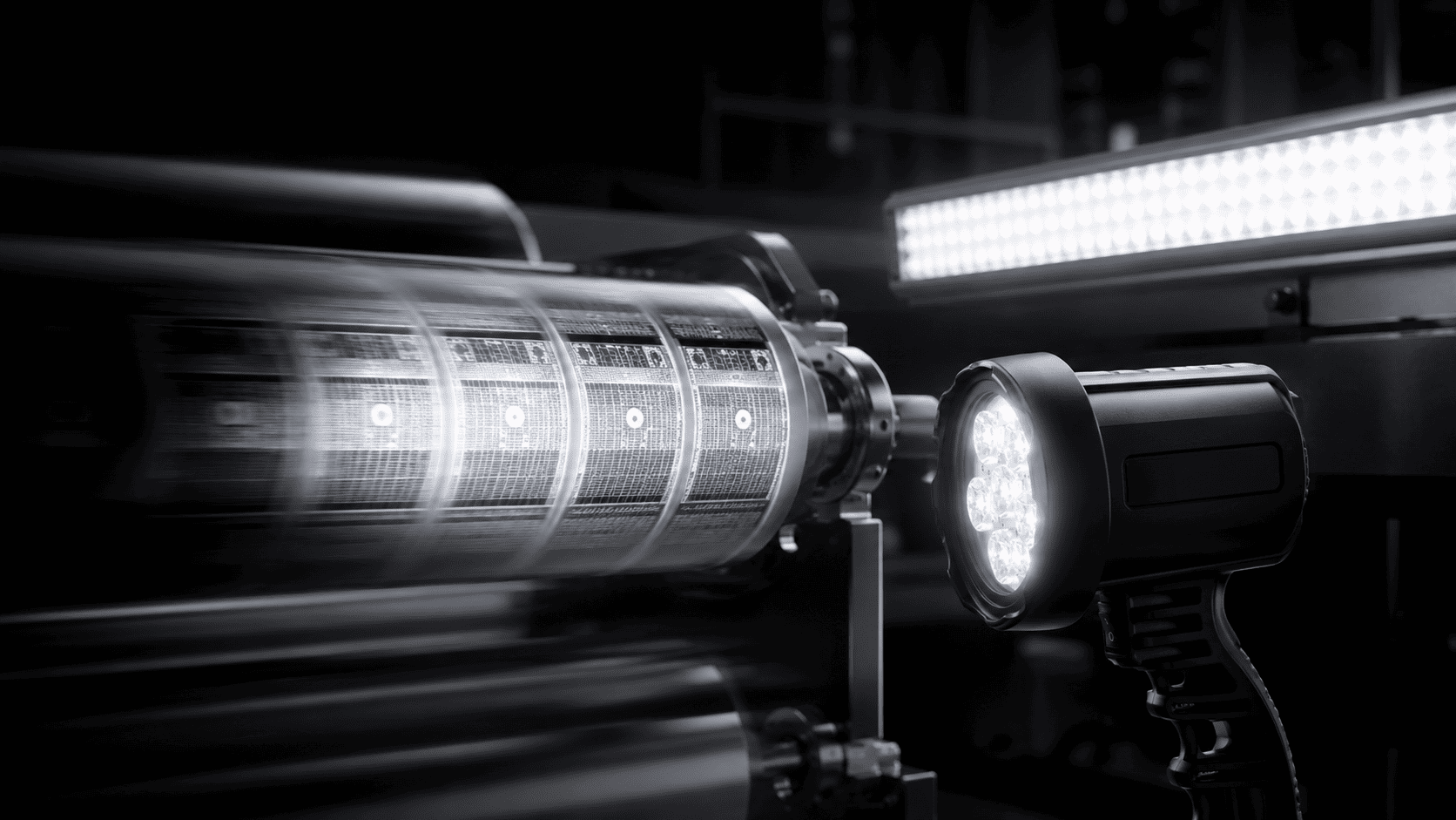 Dimostrazione di lampade stroboscopiche STROBOPOST su materiale in movimento